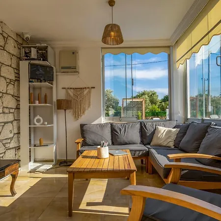 بيت شباب Belong Çeşme