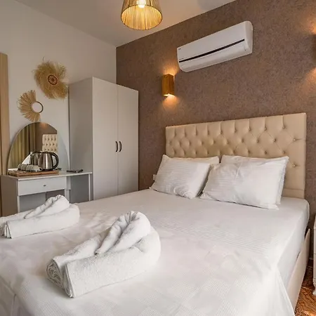 Belong بيت شباب Çeşme